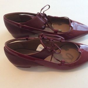 Alvin Klein Red Flat Shoes